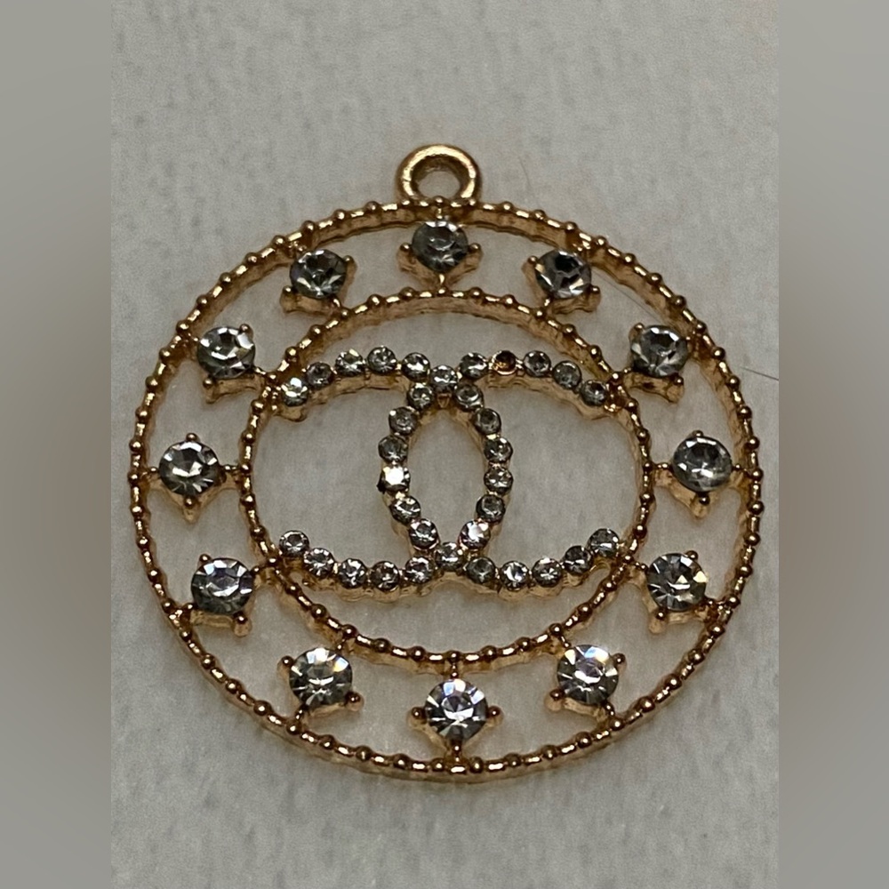 ‼️Free with your purchase‼️ Gold and silver Women's Pendant
